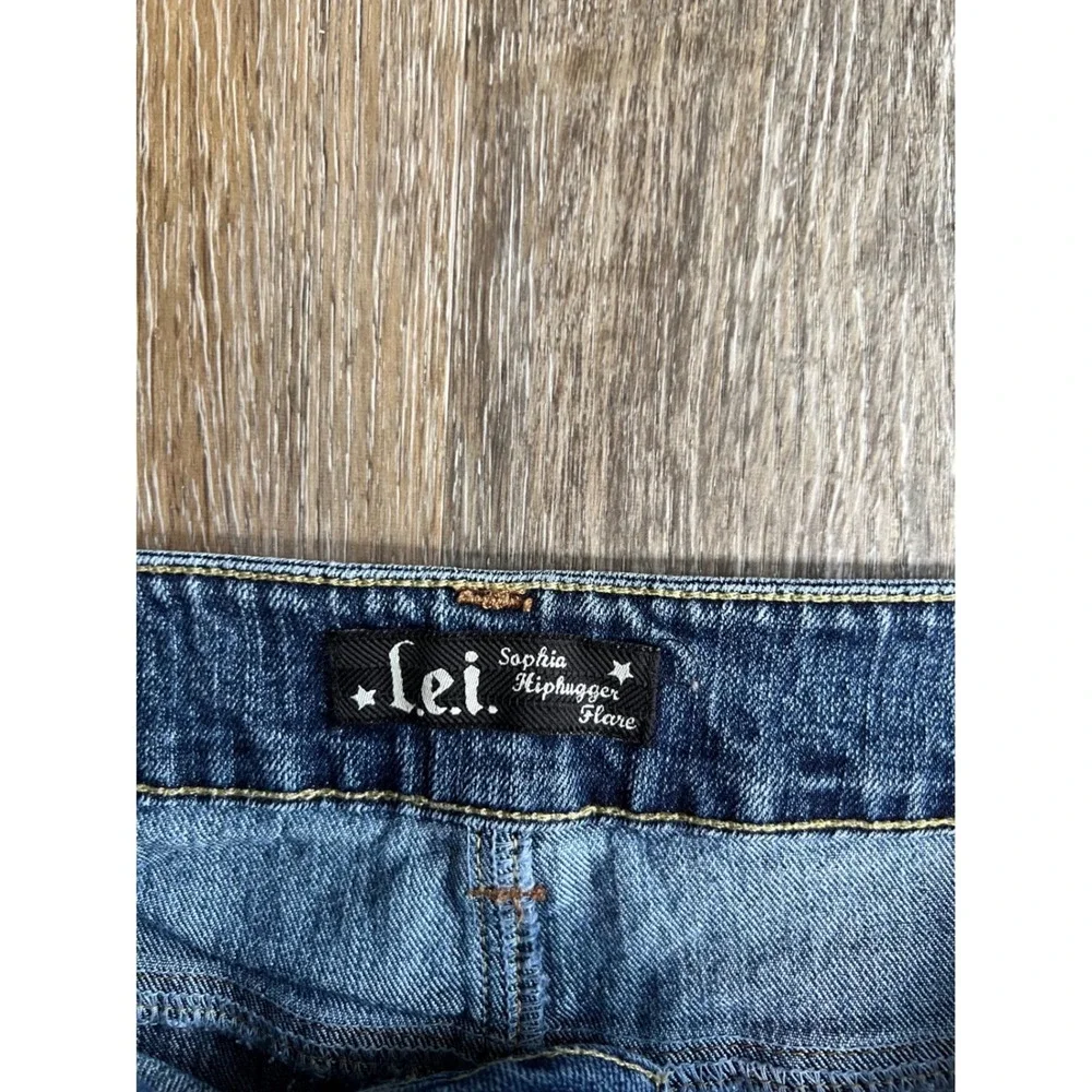 L.E.I. Sophia Hiphugger Shorts Juniors‎ 17 Blue Excellent Frayed Hem Bermuda